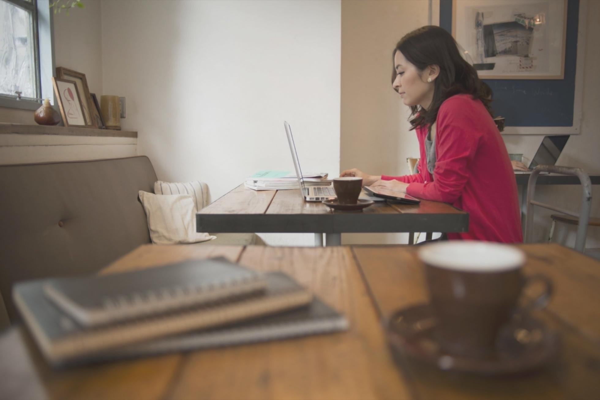Séance de travail sur l'analyse de documents financiers